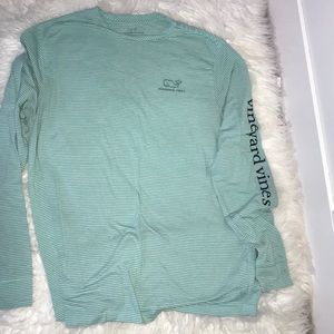 Super soft Vineyard Vines long sleeve shirt!!
